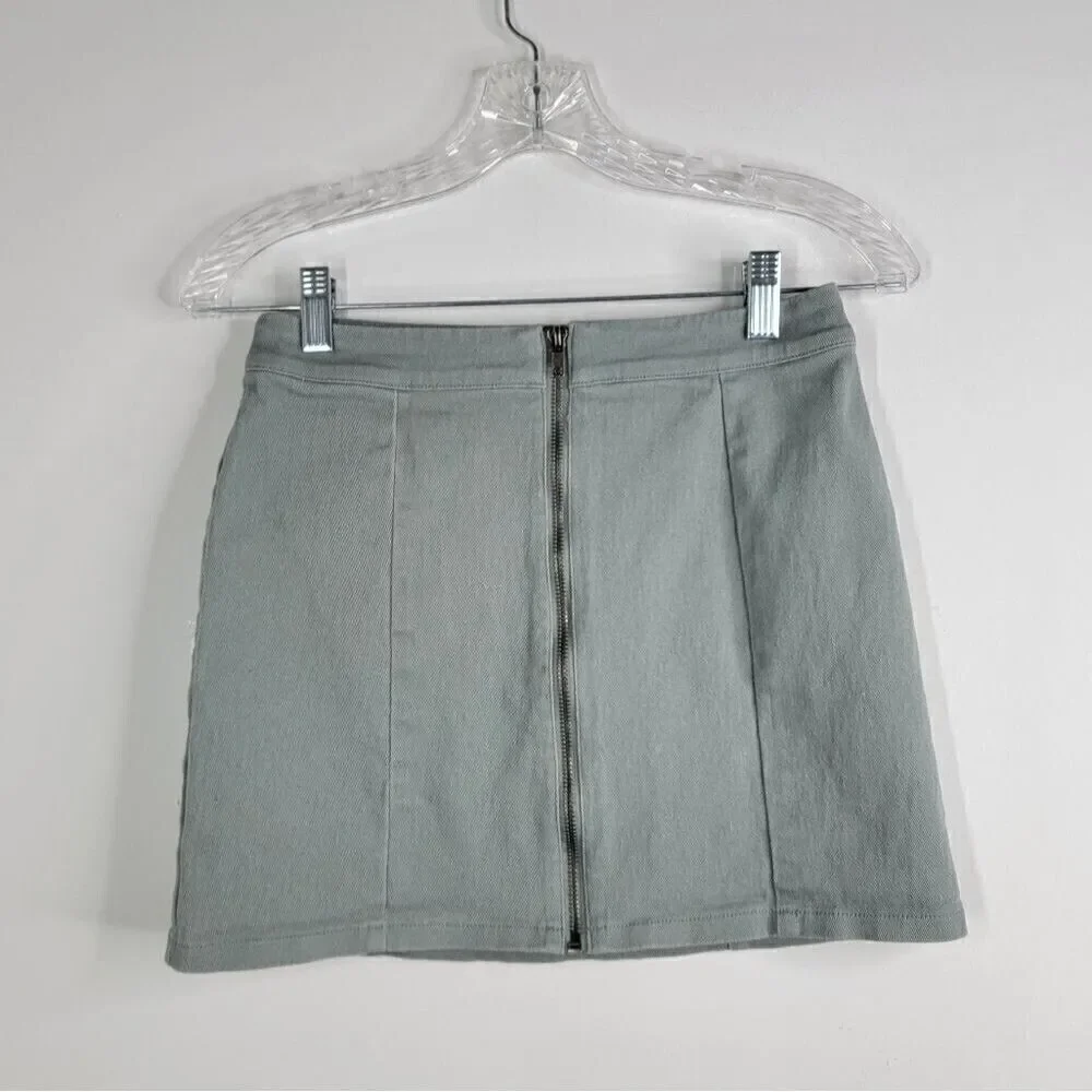 FOREVER 21 Front Zipper Mini Skirt Green Sage Size Small